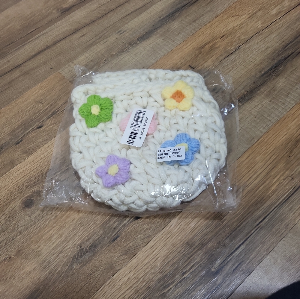 MODCLOTH Ivory Floral Crochet Spring Bag -NWT